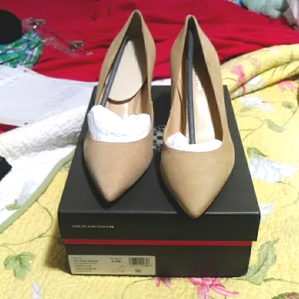 NWT Suede heels 👠
